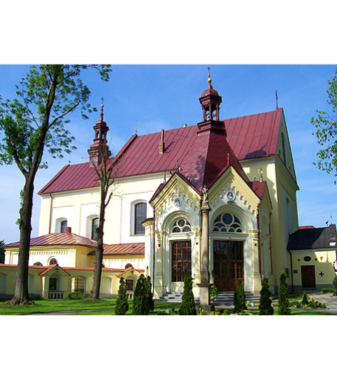 widok na bryłę kościoła i kaplicę
źródło: muzeum.kety.pl